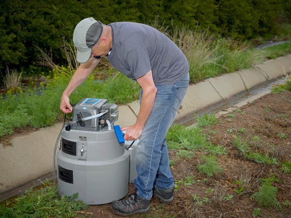 AS950 Portable Compact Sampler Bundle, 12V, with 2.5 Gallon Bottle
