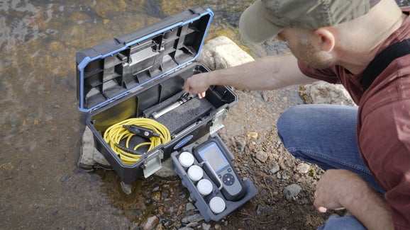 HQ2100 Portable Multi-Meter with Gel pH Electrode, 5 m Rugged Cable