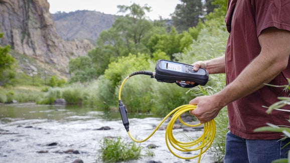 HQ4100 Portable Multi-Meter with Conductivity electrode, 5 m Rugged Cable